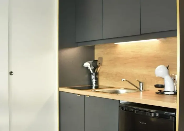 度假居 E&l Mobile